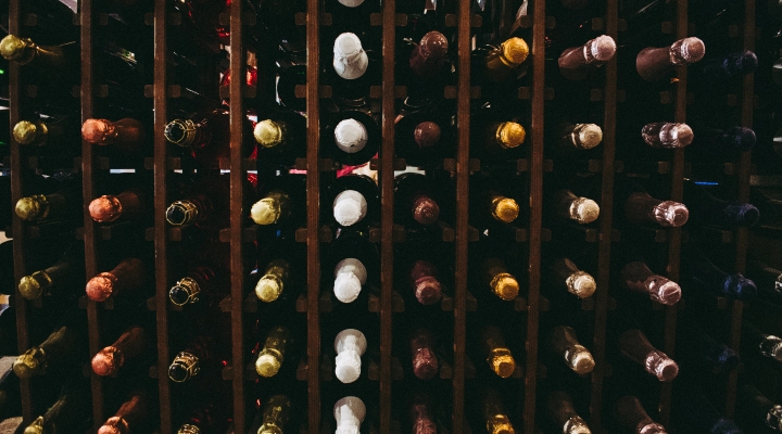 the best way to store wine in a rack